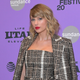 Illustration for article titled A new Taylor Swift live album is coming out tonight… without her approval